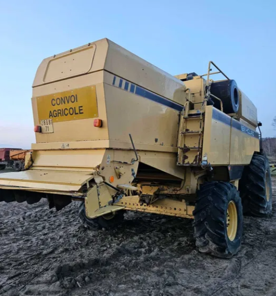 Kombajn New Holland TX65 - Kombajn - foto 4