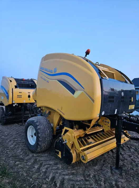 Prasa New Holland Roll-Belt 180 - Prasa - MAGJAR